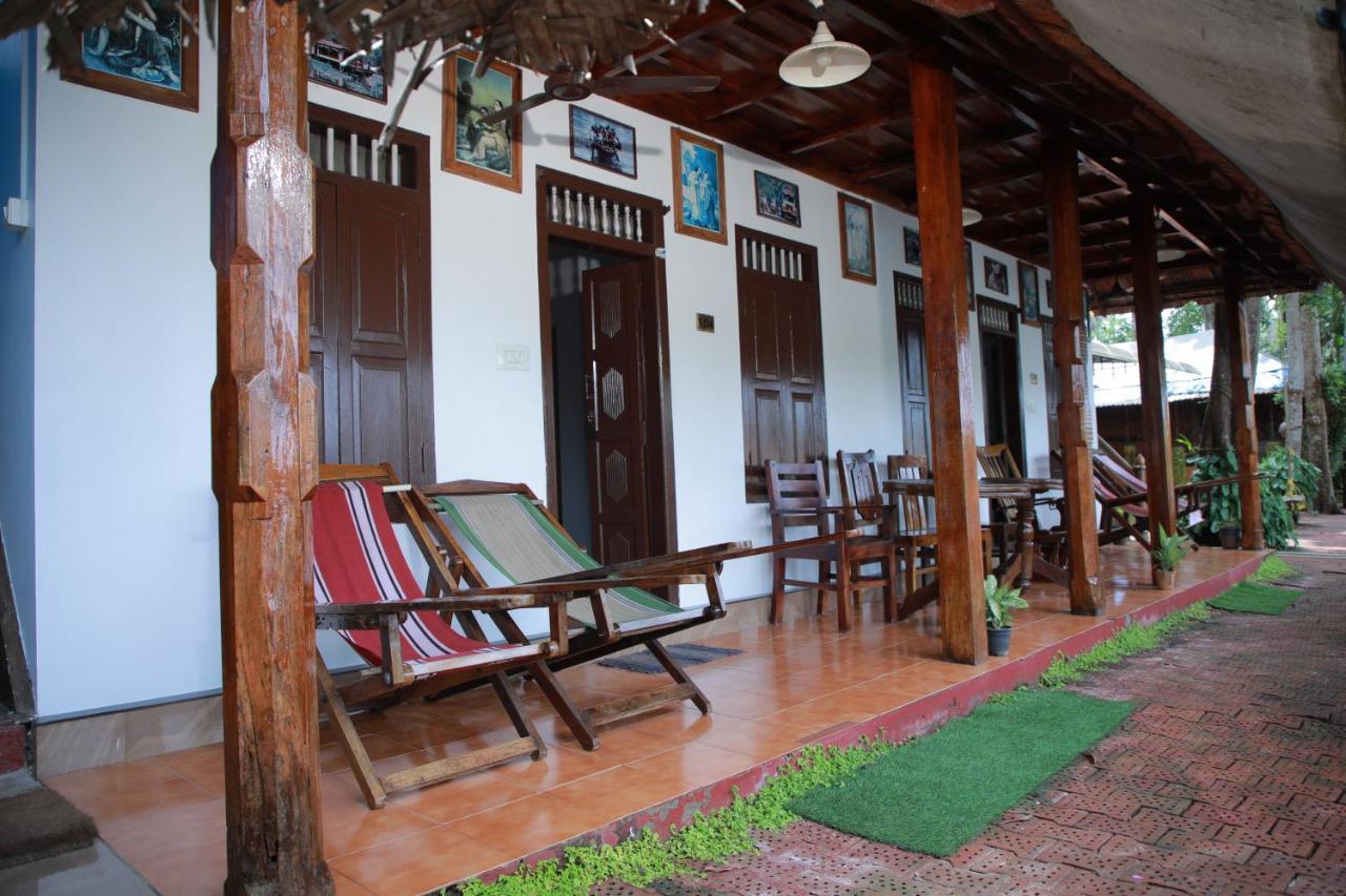 Malayalam Lake Resort Alappuzha Exterior photo