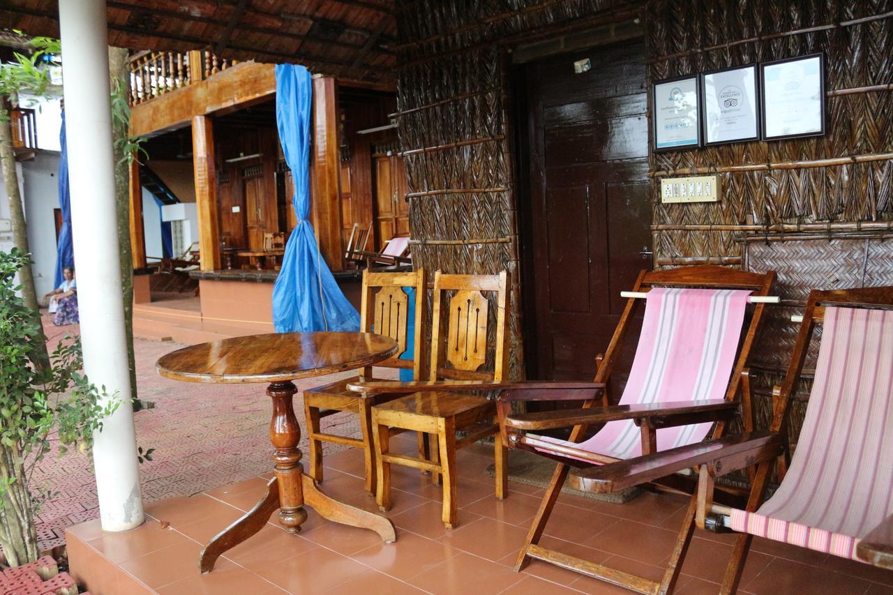 Malayalam Lake Resort Alappuzha Exterior photo